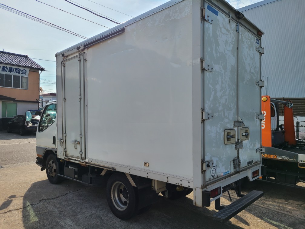 アルミ製中古コンテナ好評販売中です!!