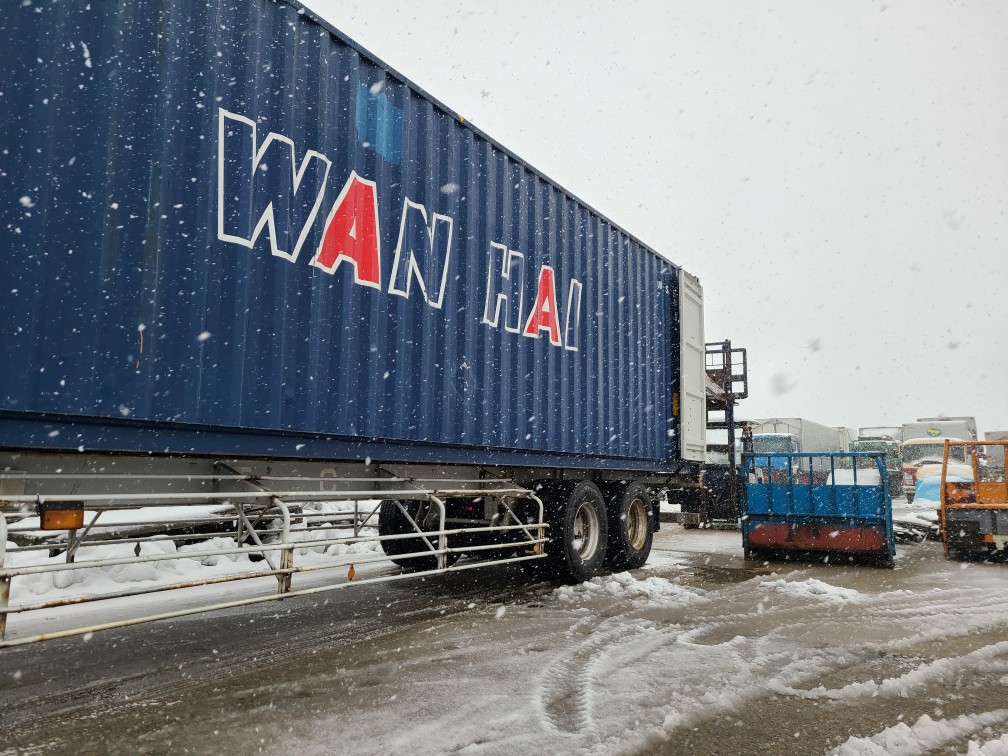 海外向け積込み作業🚢