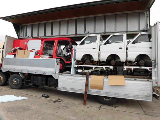 海外向けの積込み作業🚢