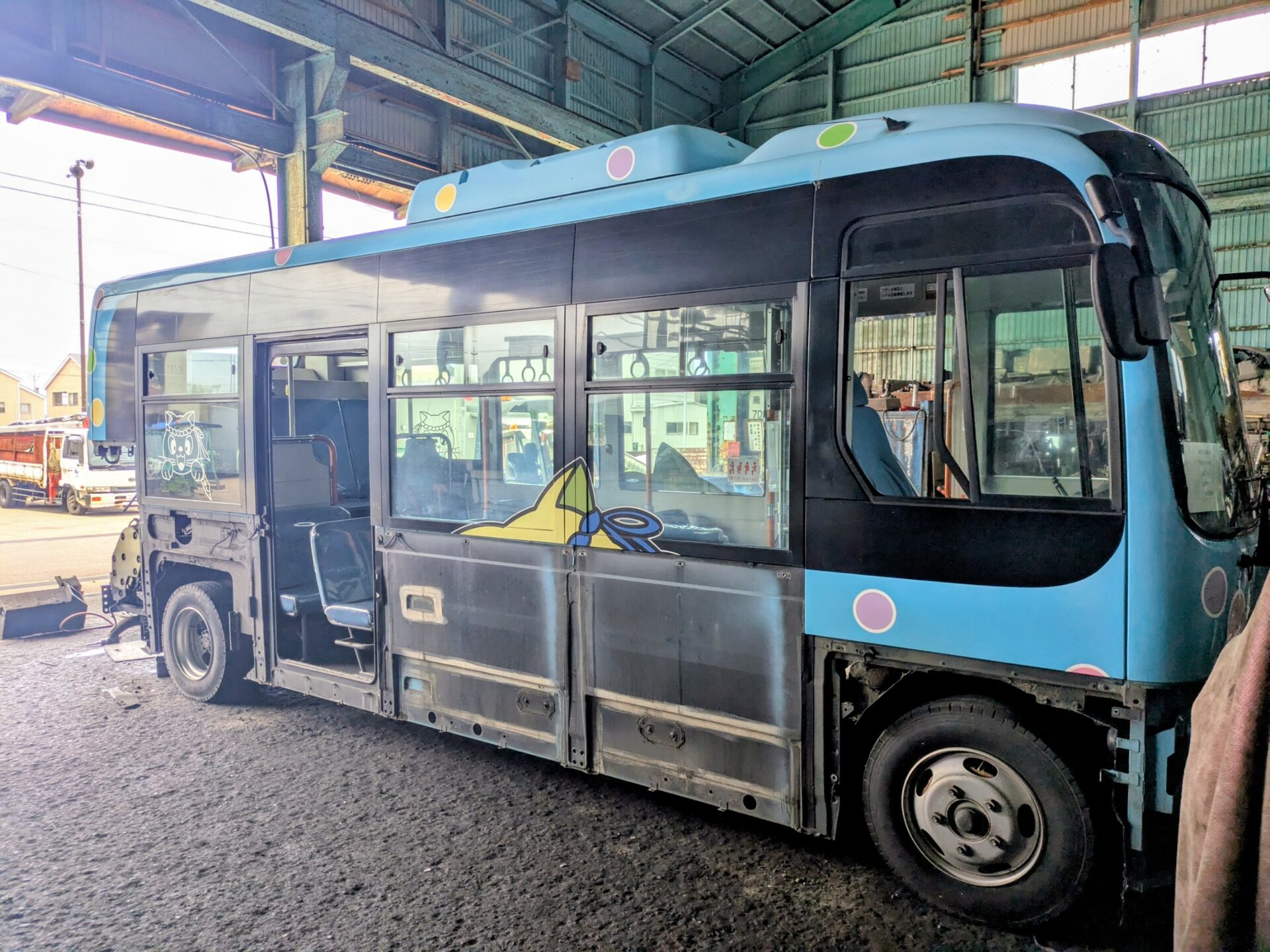 本日の解体作業🚌